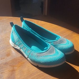 ECCO Teal flats size 7 (37)